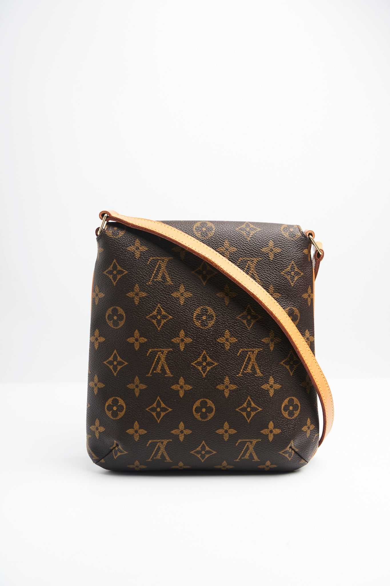 Louis vuitton Tango pm size