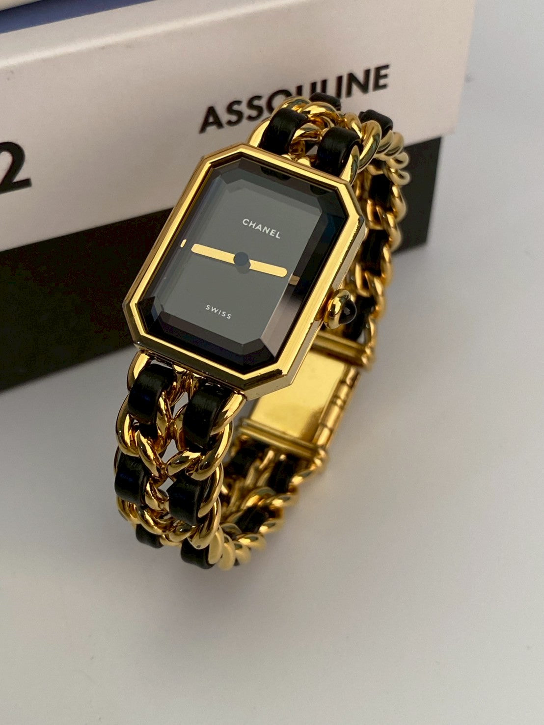 Chanel premiea size M c.6221