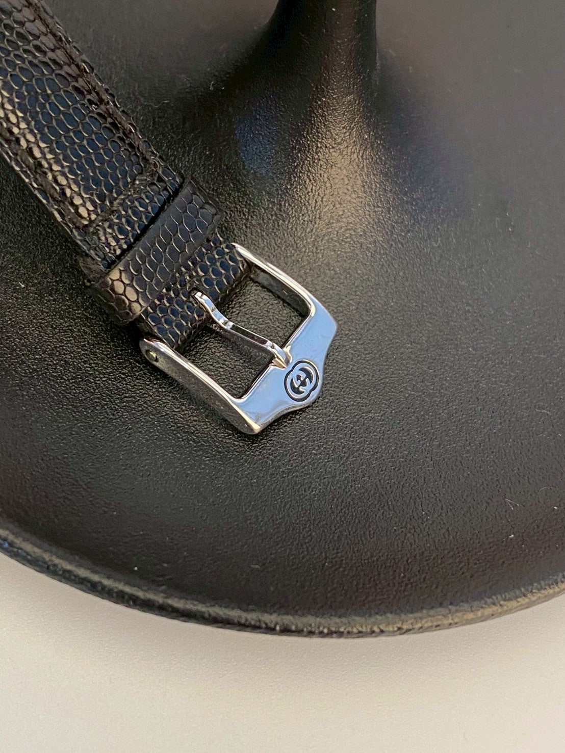 Gucci 6300L silver watch c.7306