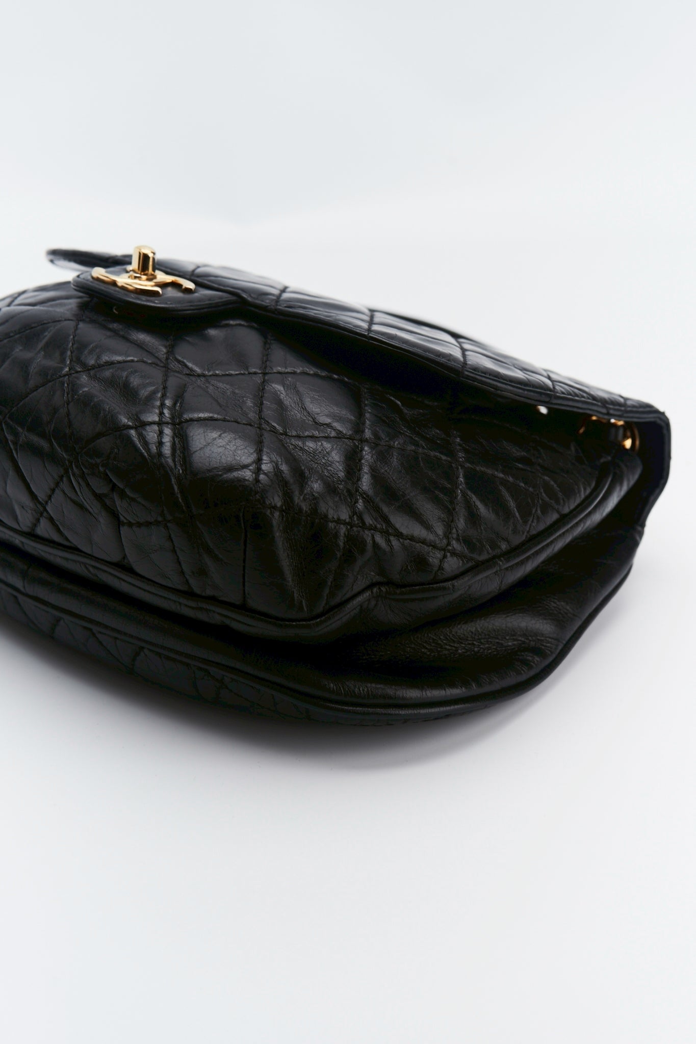 Chanel dubai messenger