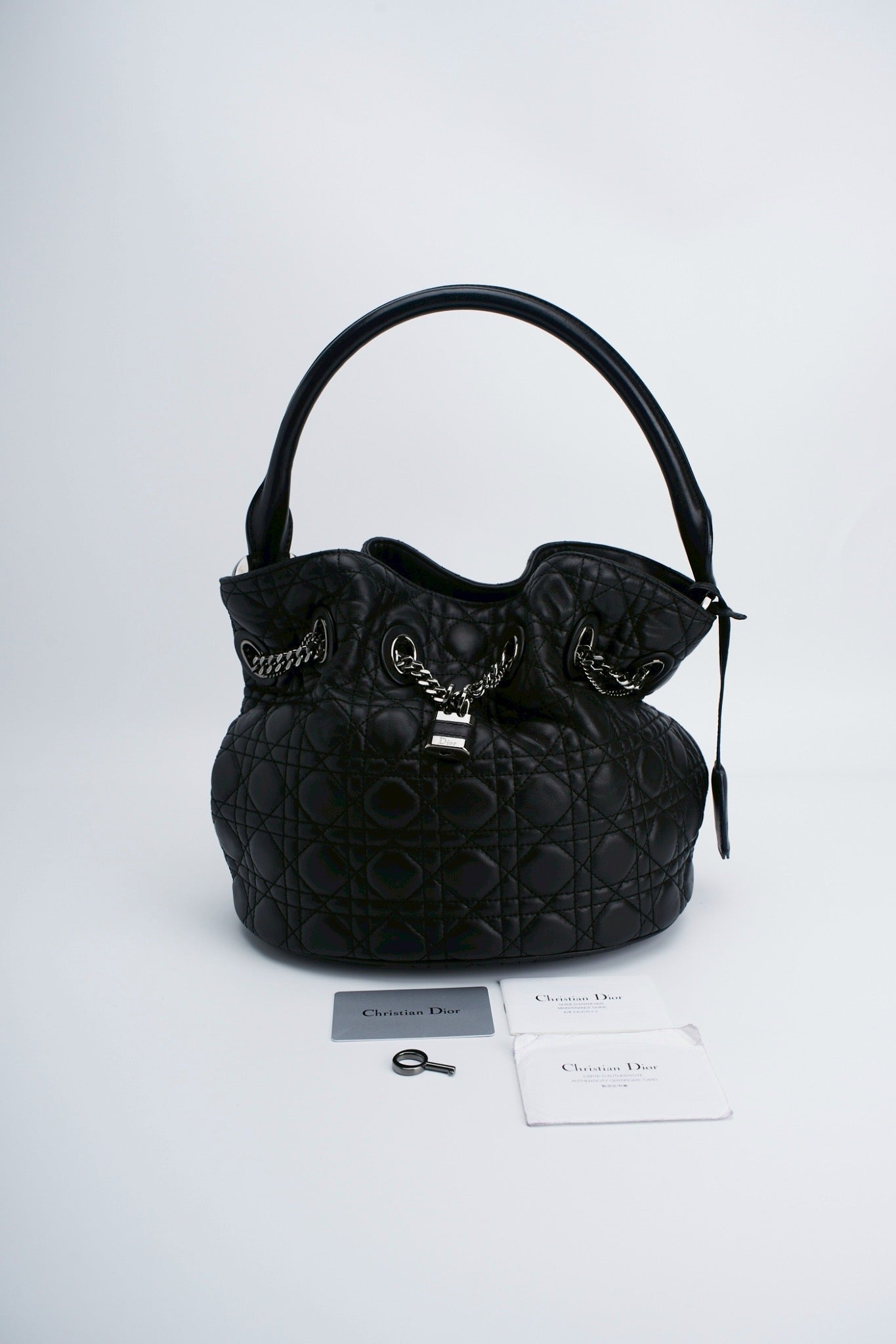 Lady dior cannage padlock bucket