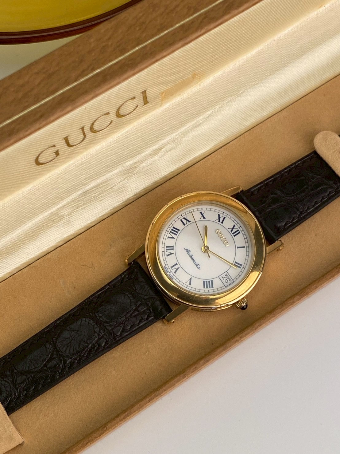 Gucci 7200Auto white dial