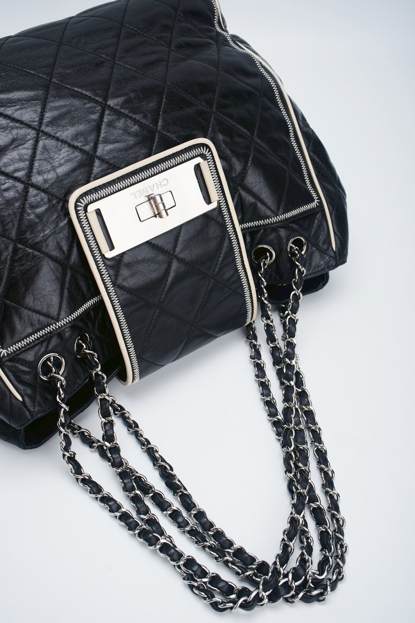 Chanel Reissue east west