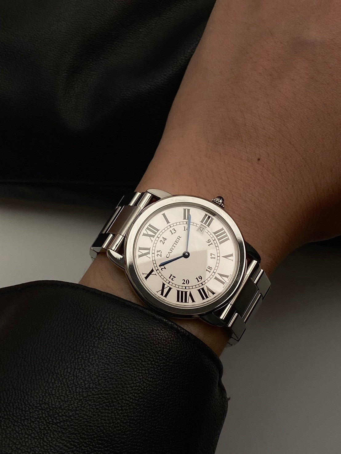 Cartier date round silver dial LM c.6159+box