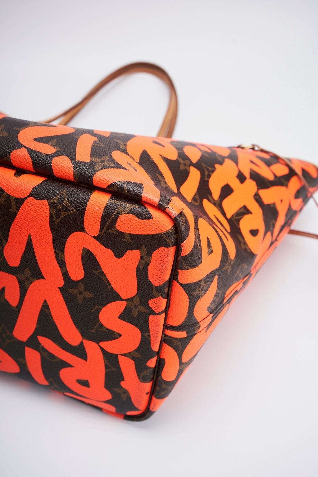 Lv graffiti neverfull orange gm