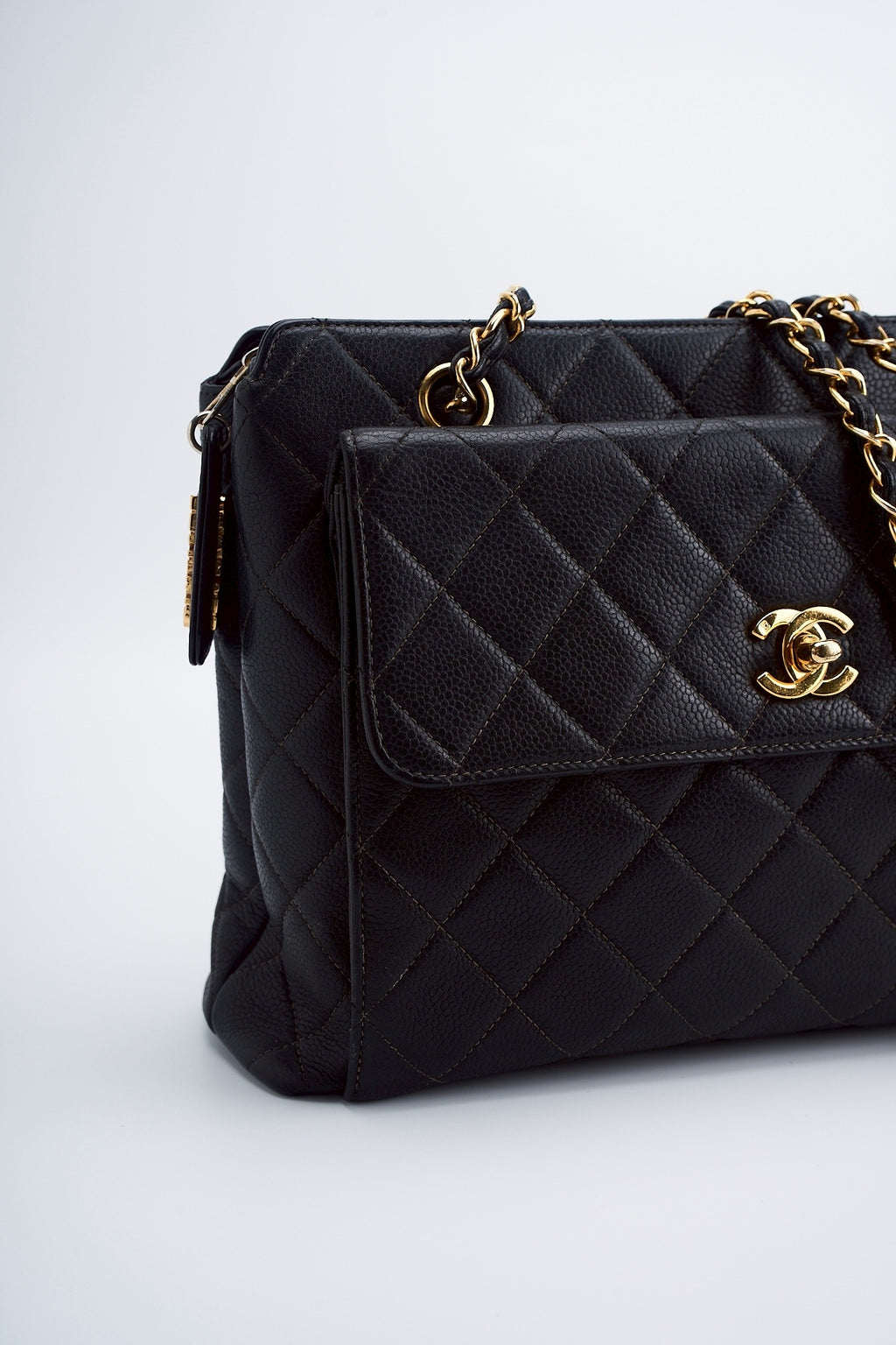 Chanel caviar chain bag