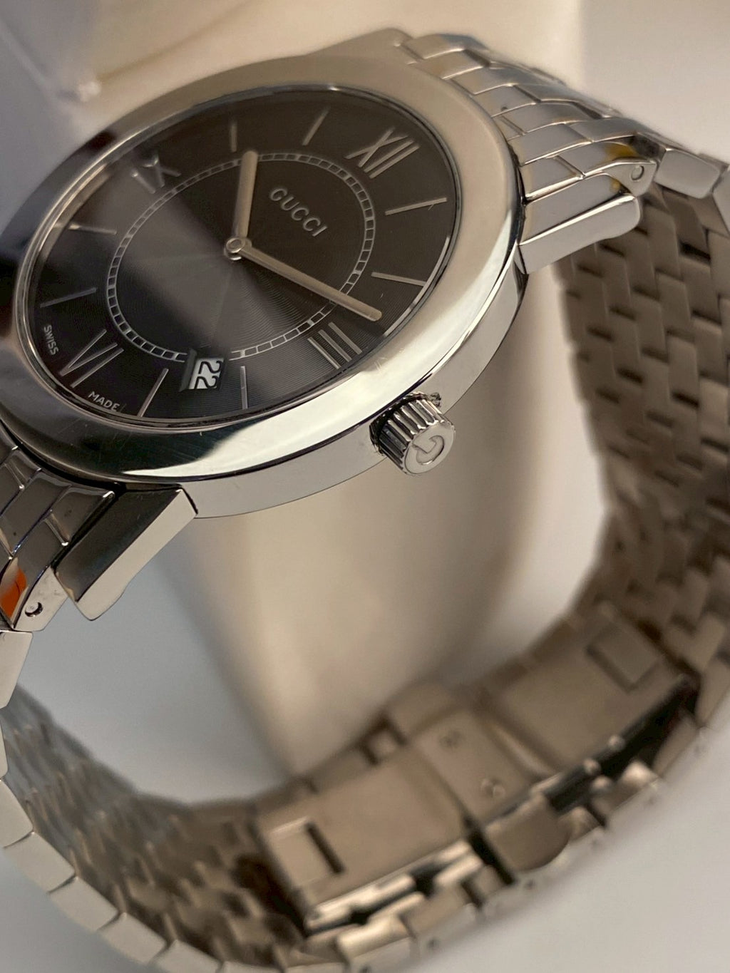 Gucci black dial men 5200M c.4751