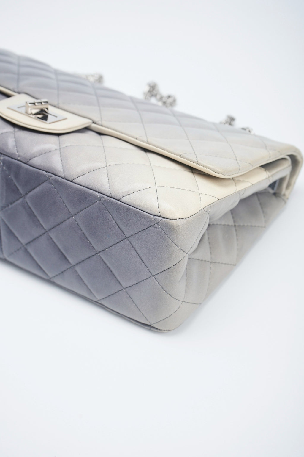 Chanel ombre reissue227