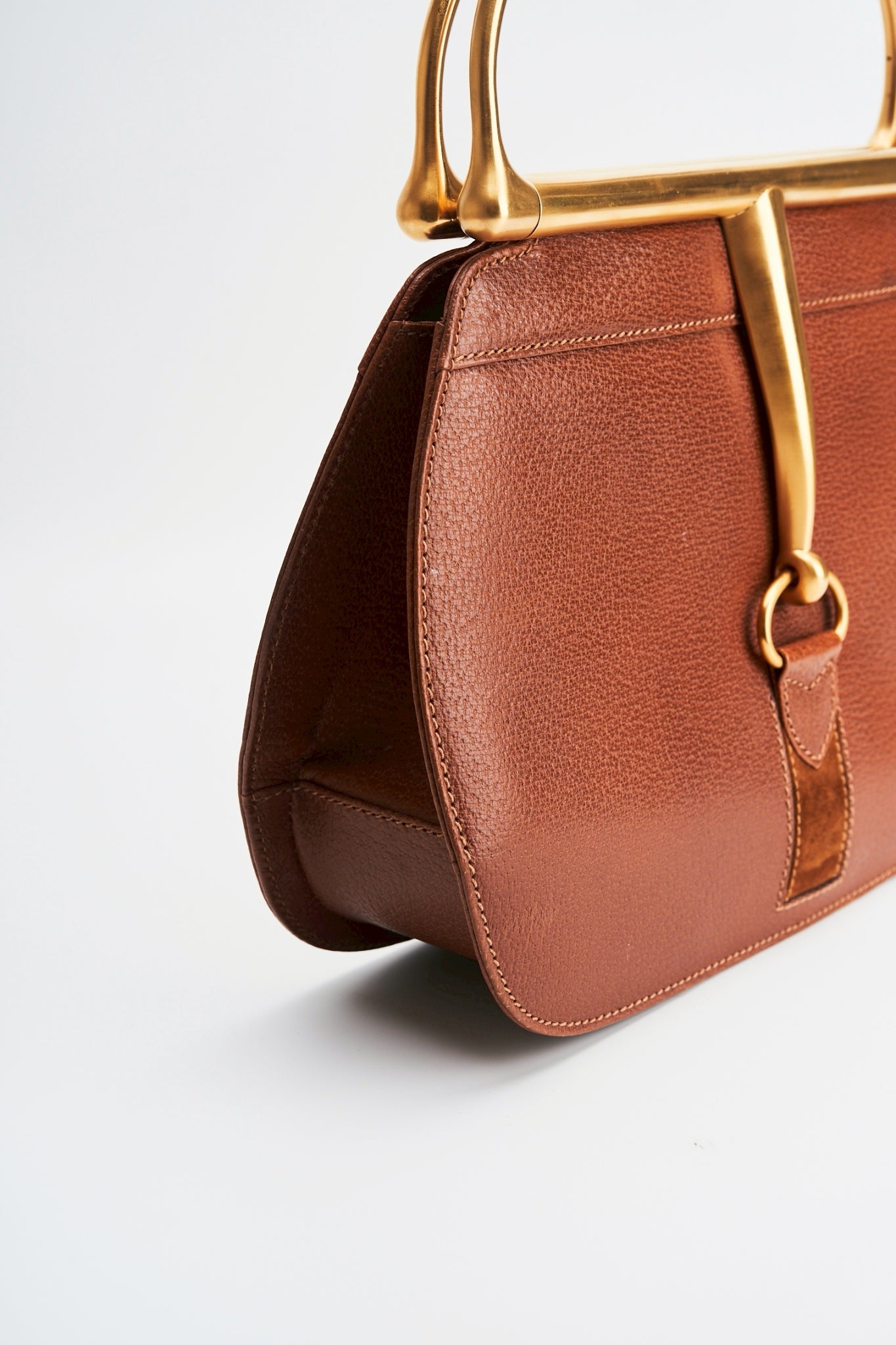 Gucci buckle leather