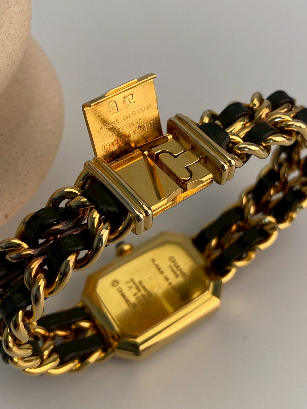 Chanel premiea size L c.5252