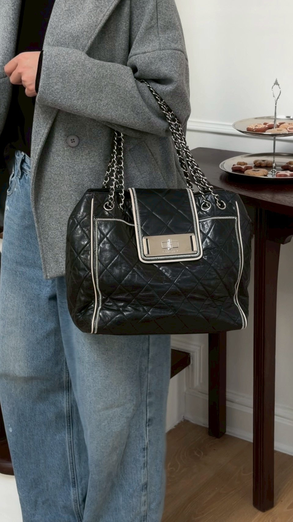 Chanel Reissue east west