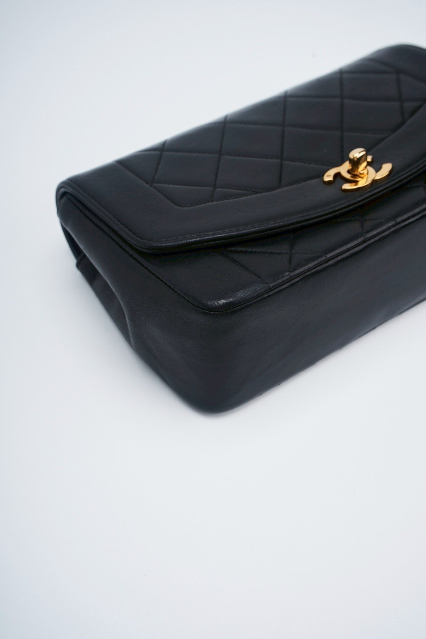 Chanel diana lamdskin