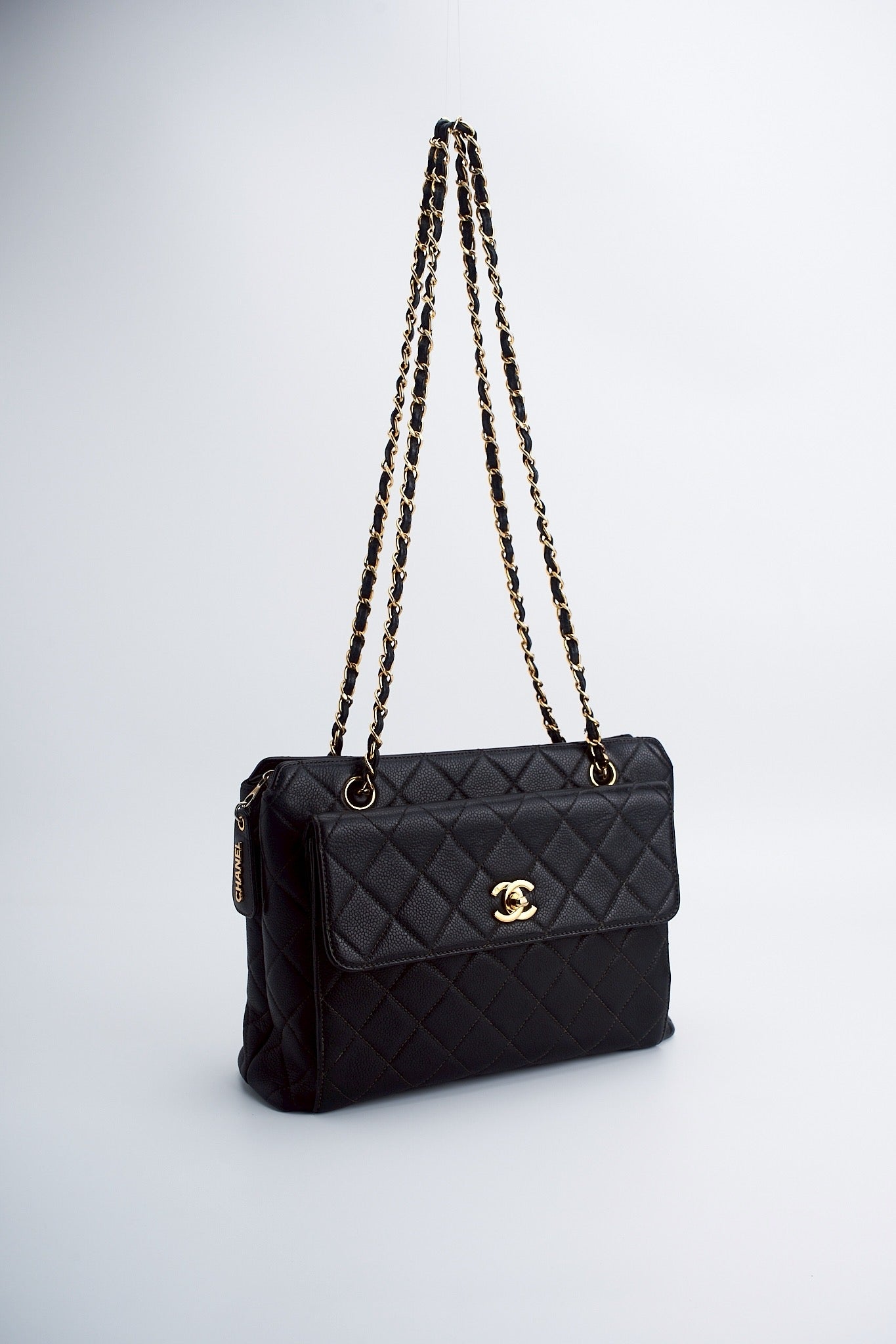 Chanel caviar chain bag