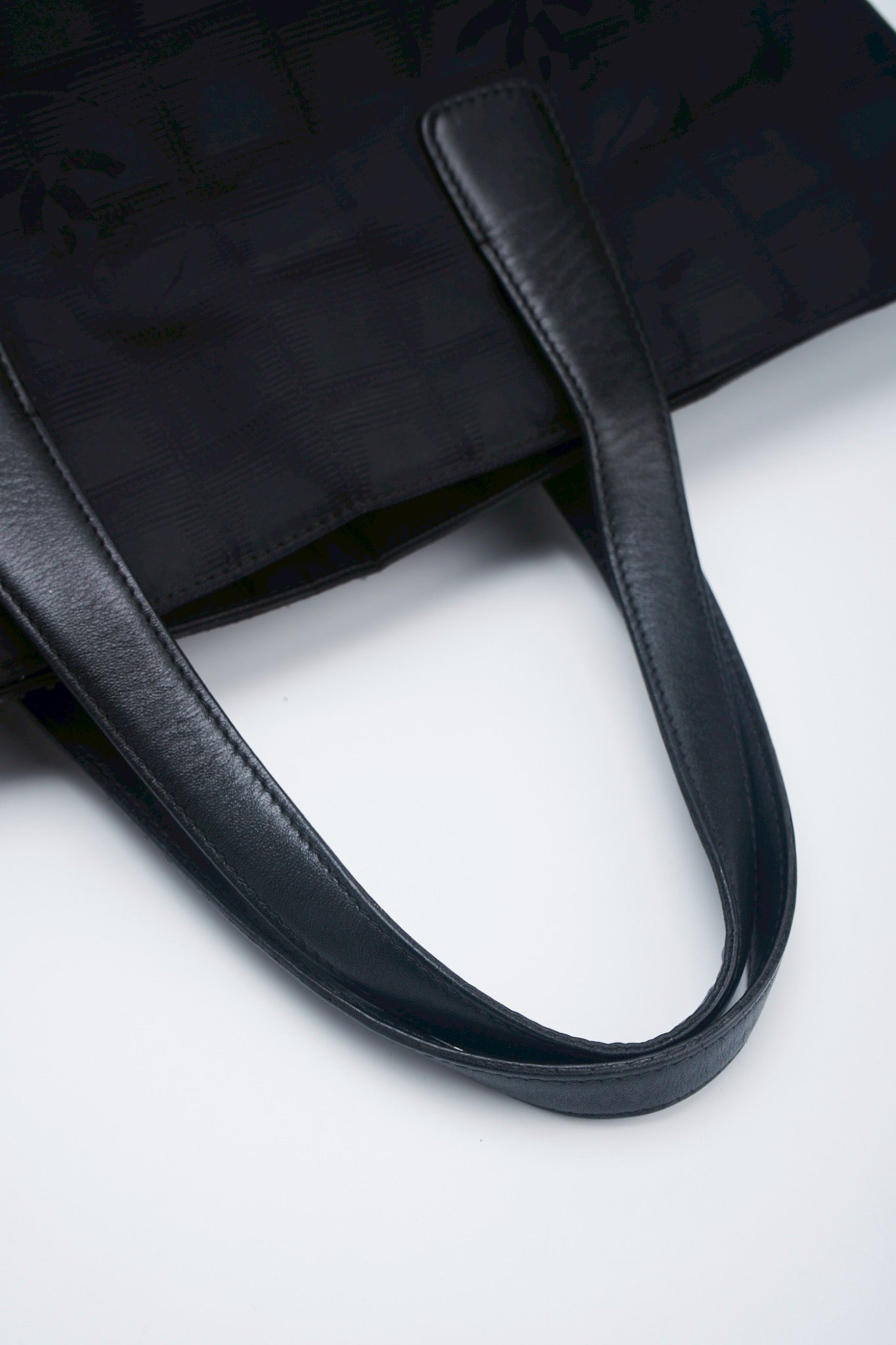 Chanel tavel line tote bag