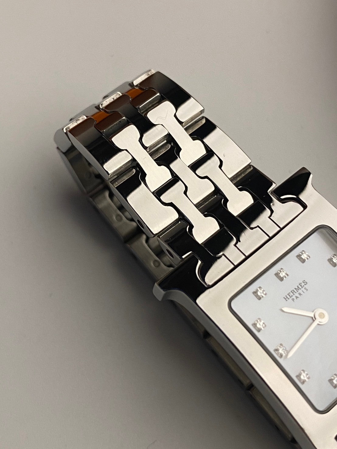 Hermes white dial diamond c.1627