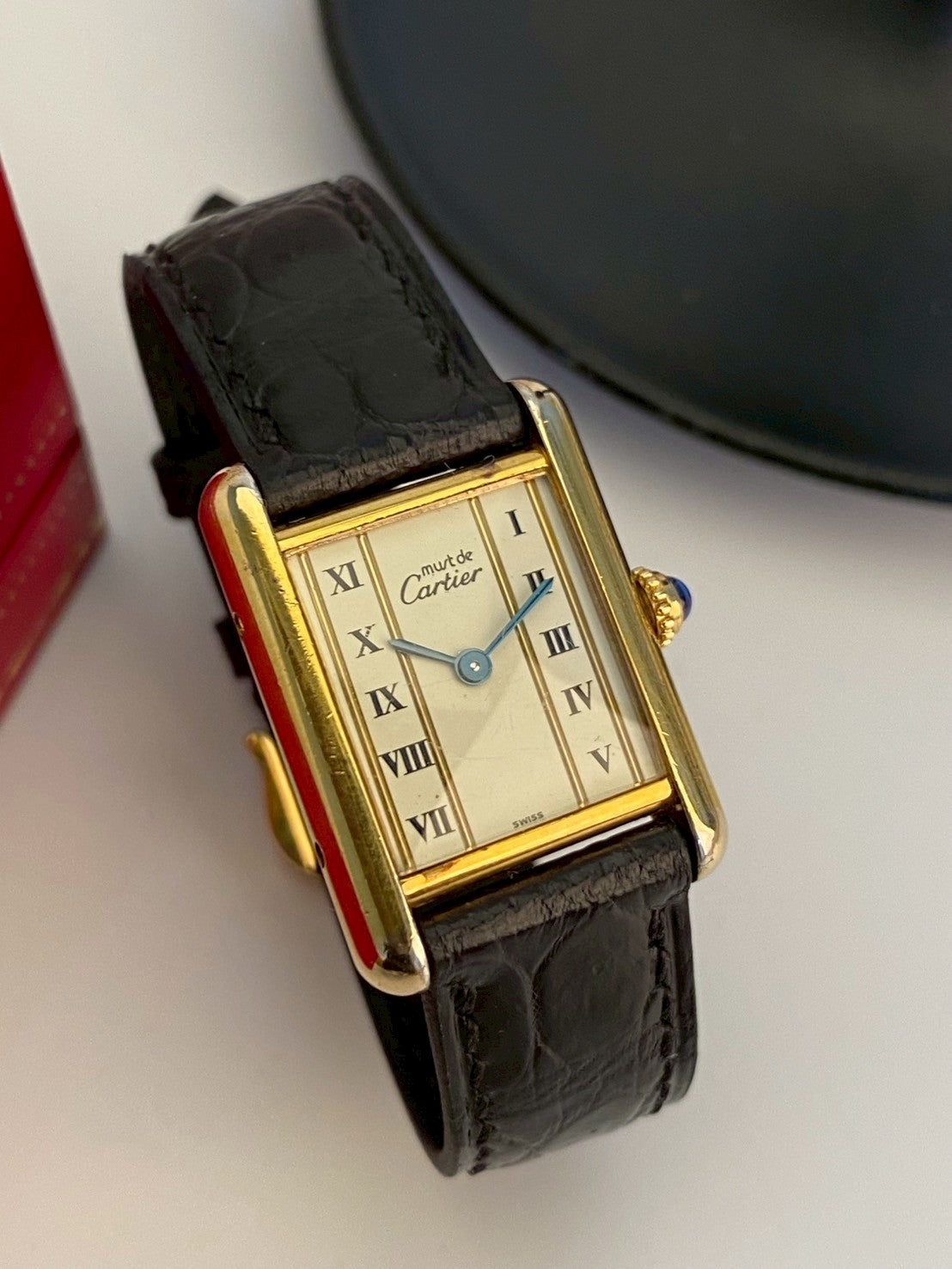 Cartier tank gold white dial sm c.7001