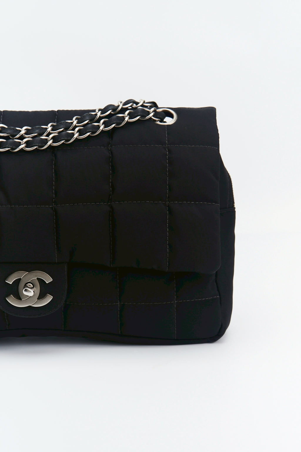 Chanel nylon easy flab “10
