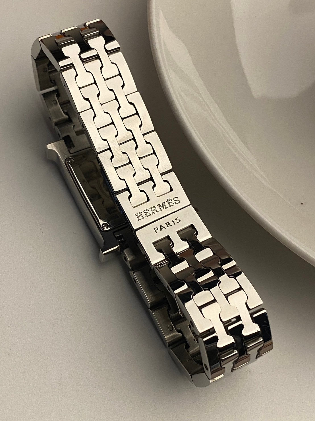 Hermes white dial diamond c.1627