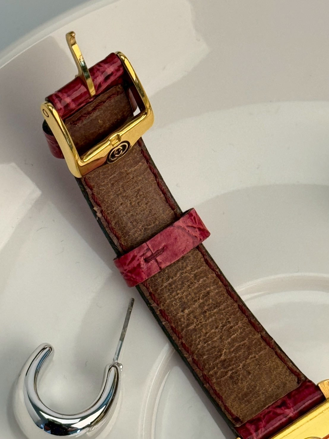 gucci 2600L rad dial. c.8275