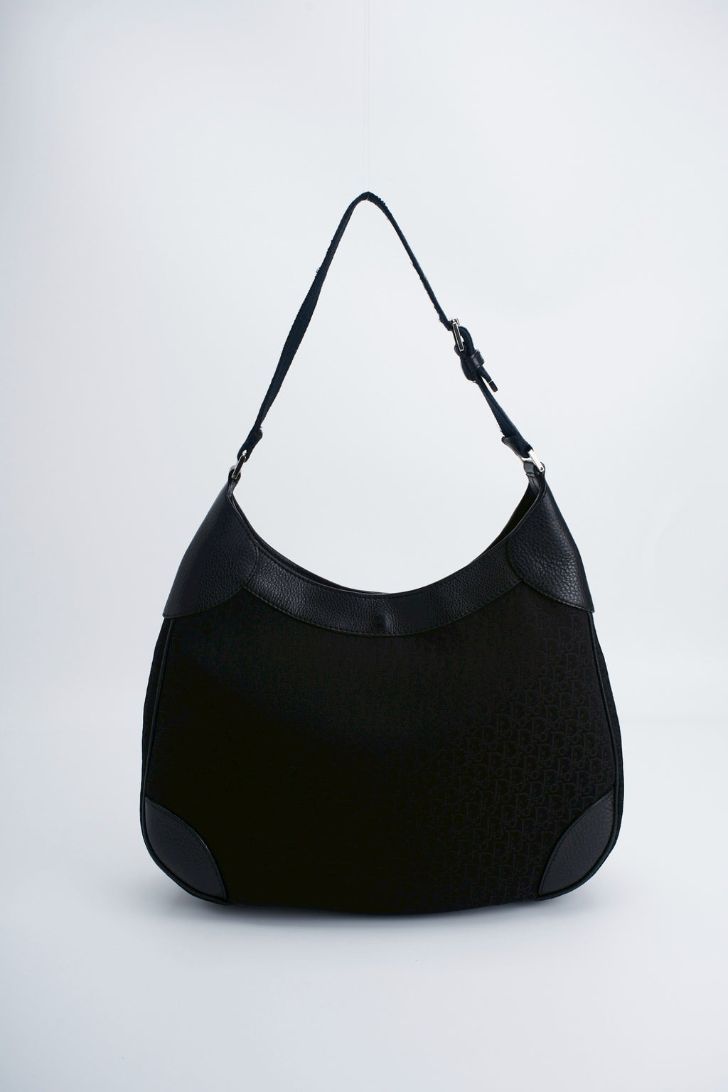 Dior street-chic hobo bag
