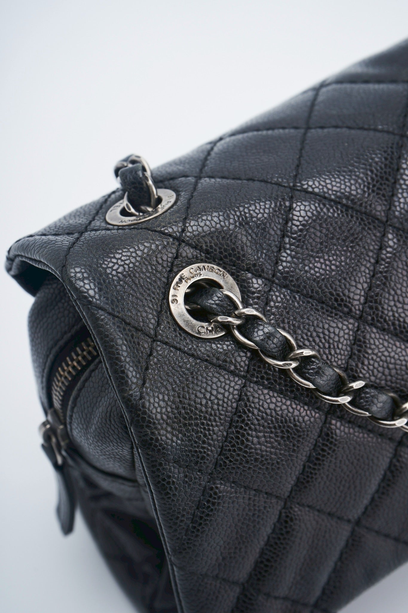 Chanel easy flab caviar skin