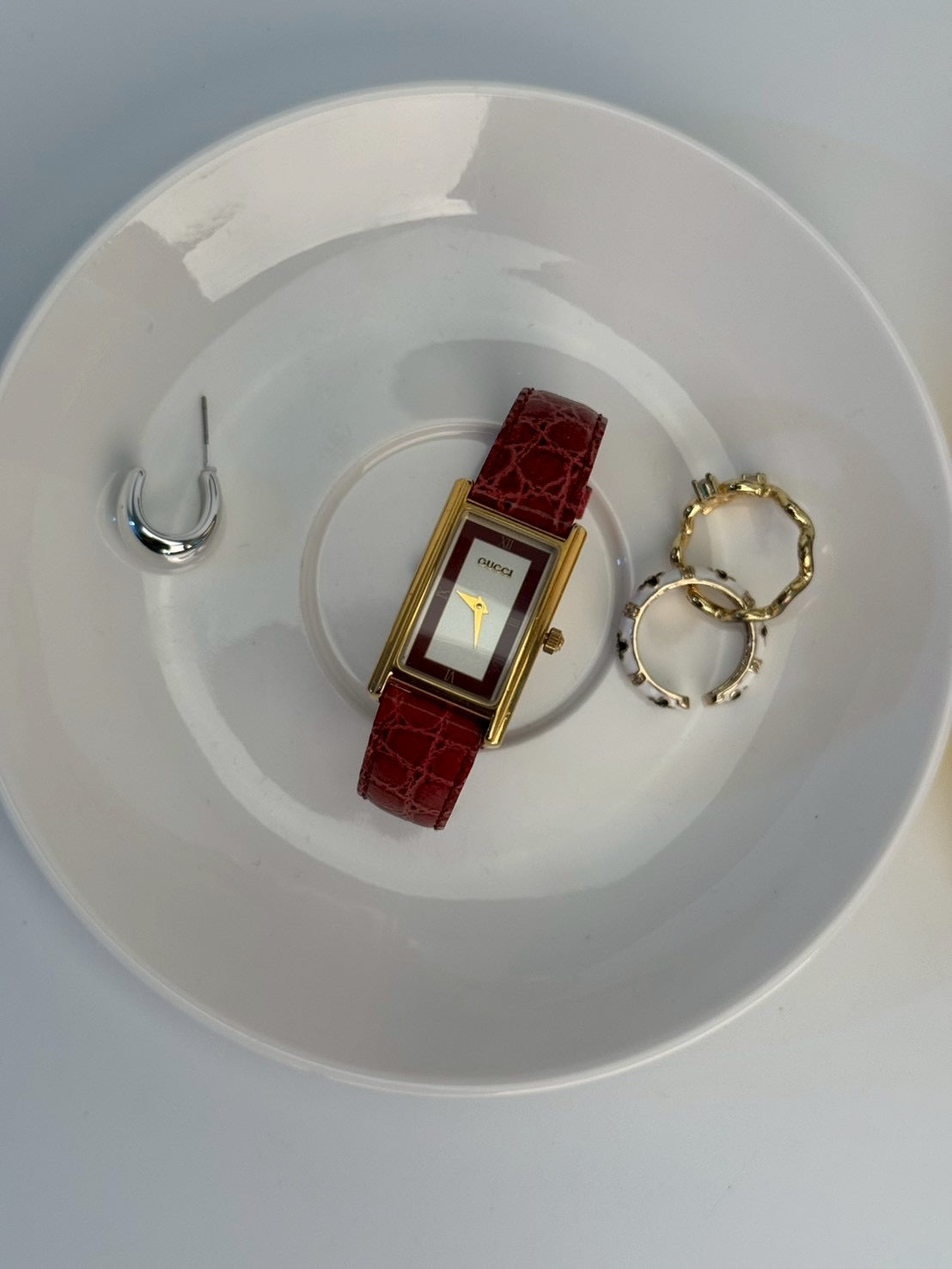 gucci 2600L rad dial. c.8275