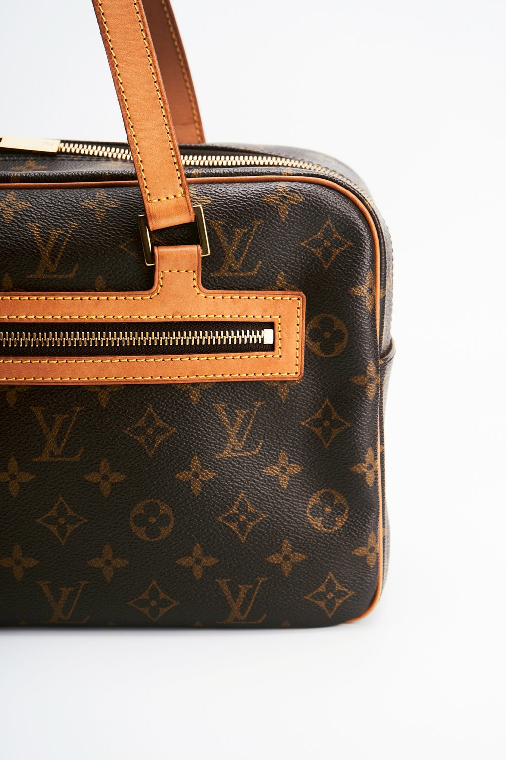 Louis vuitton  cite gm size