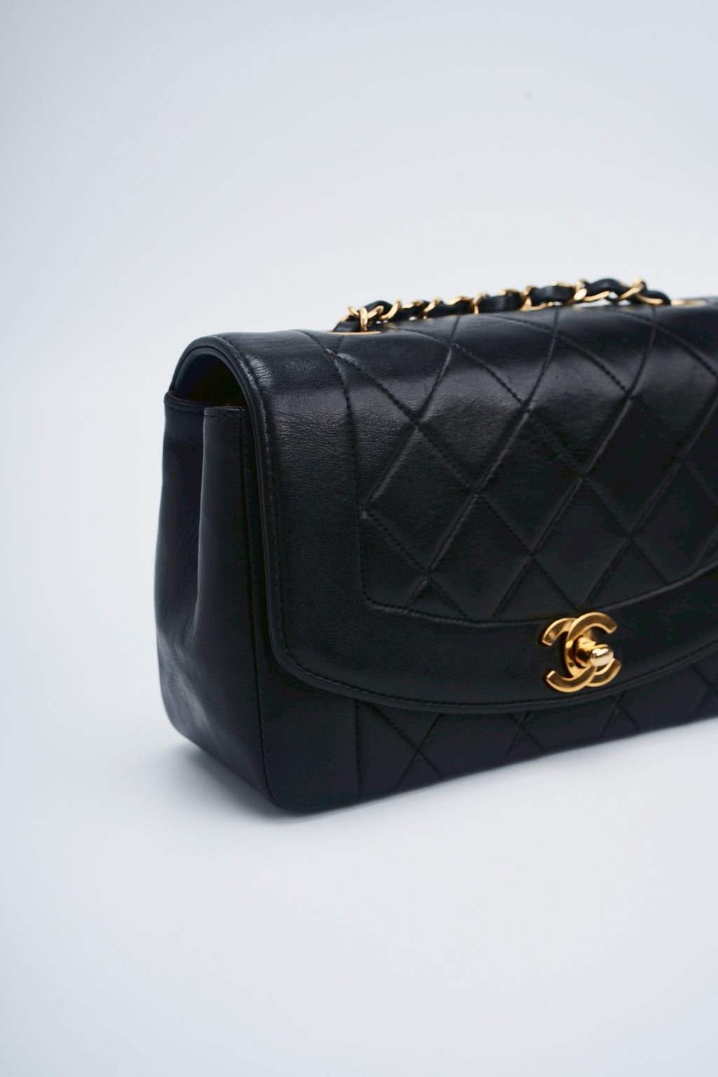 Chanel diana lamdskin