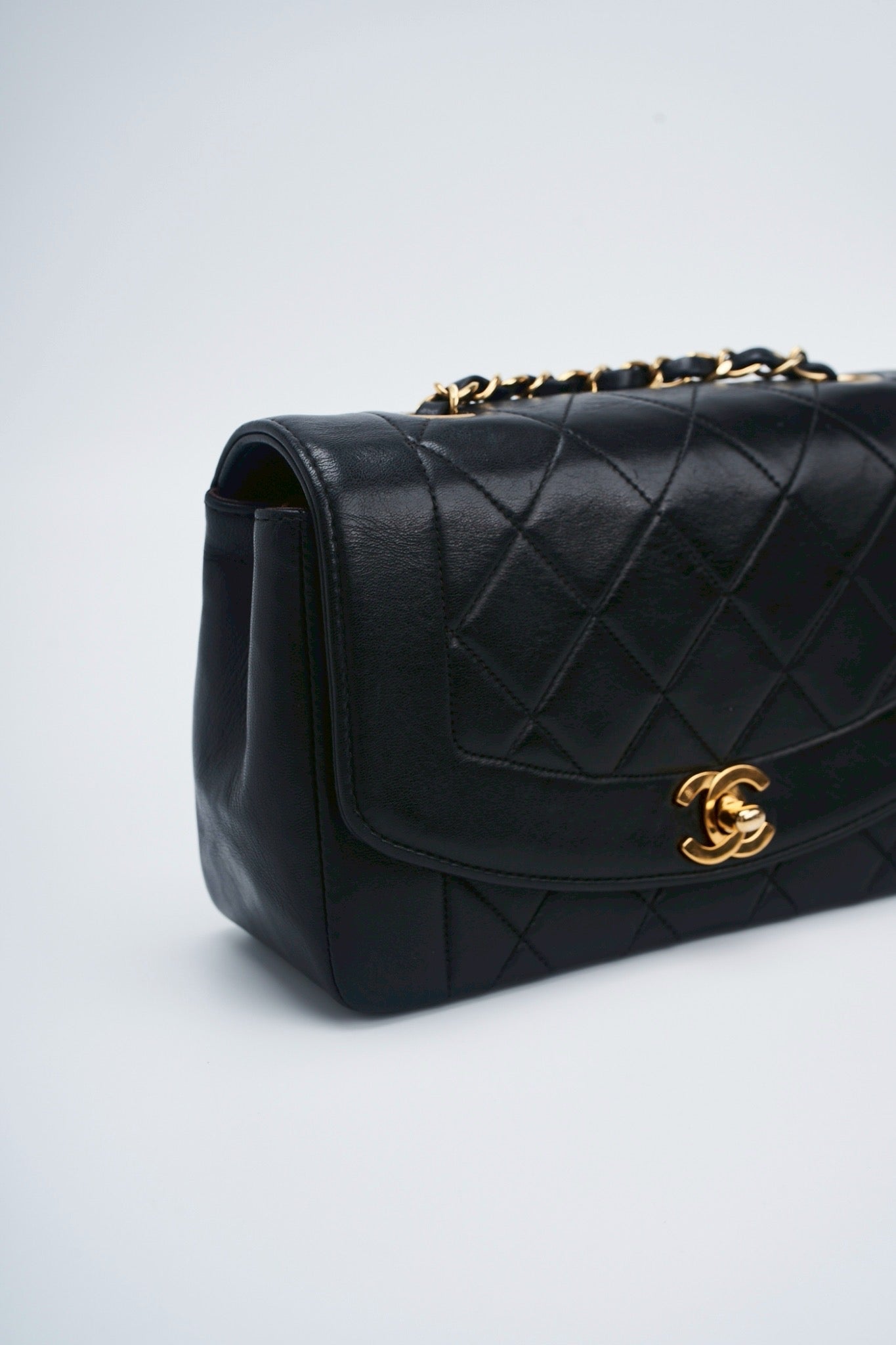 Chanel diana lamdskin