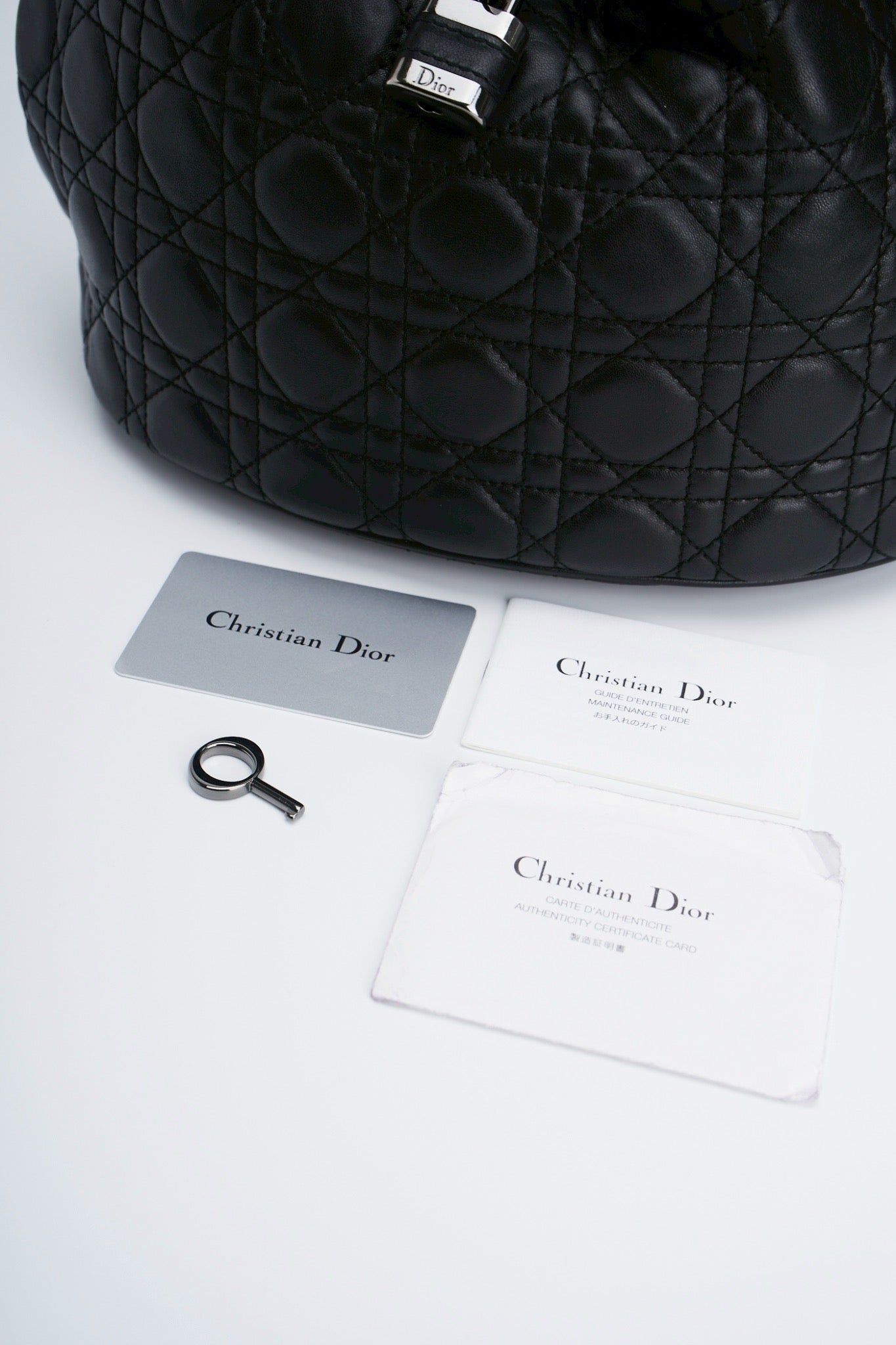 Lady dior cannage padlock bucket