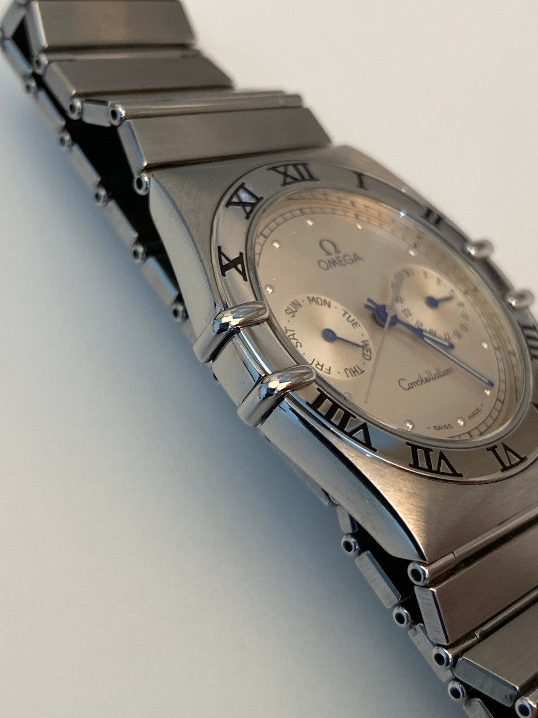 Omega constellation gray dial date c.8655