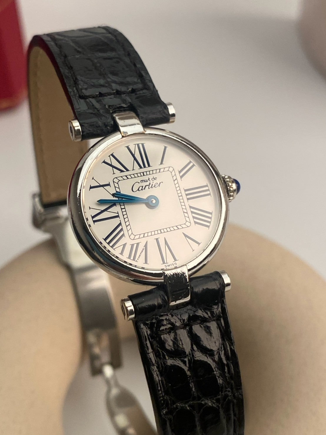 Cartier cilcle white dial