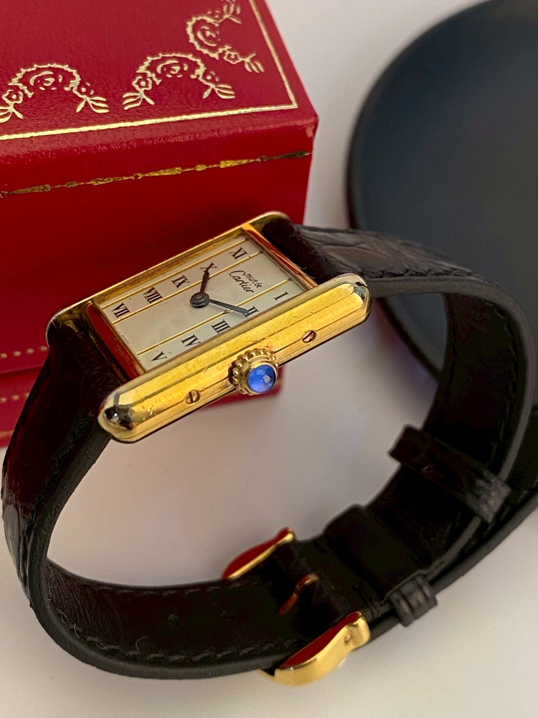 Cartier tank gold white dial sm c.7001