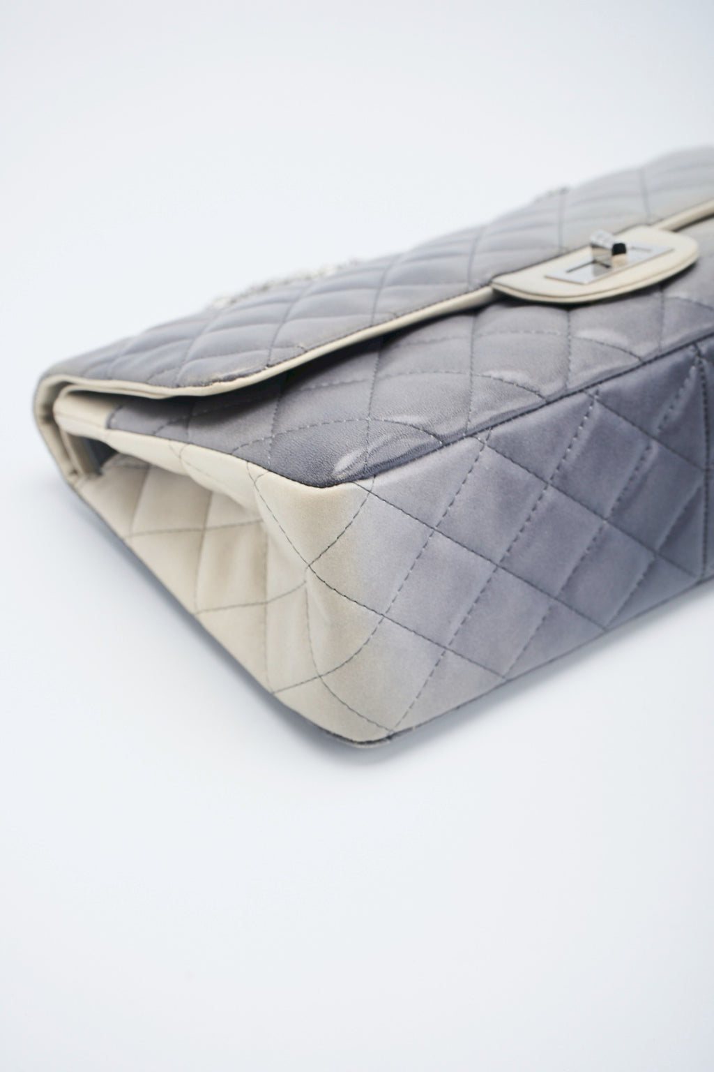 Chanel ombre reissue227