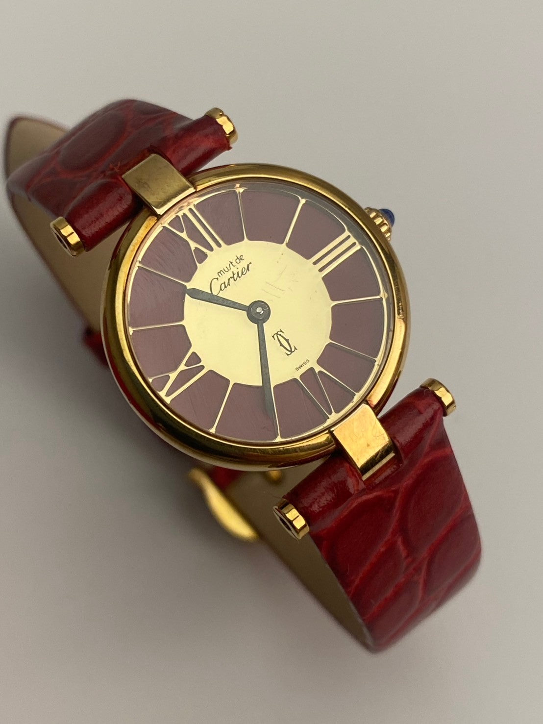 Cartier cilcle red dial sm c.9483