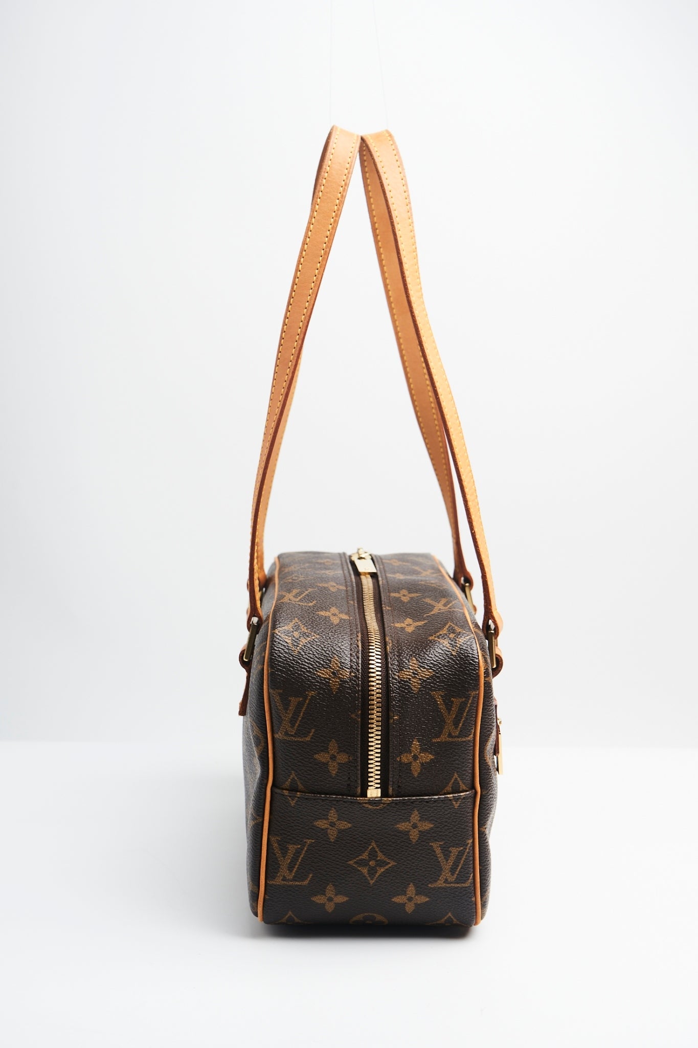 Louis vuitton Cite mm size