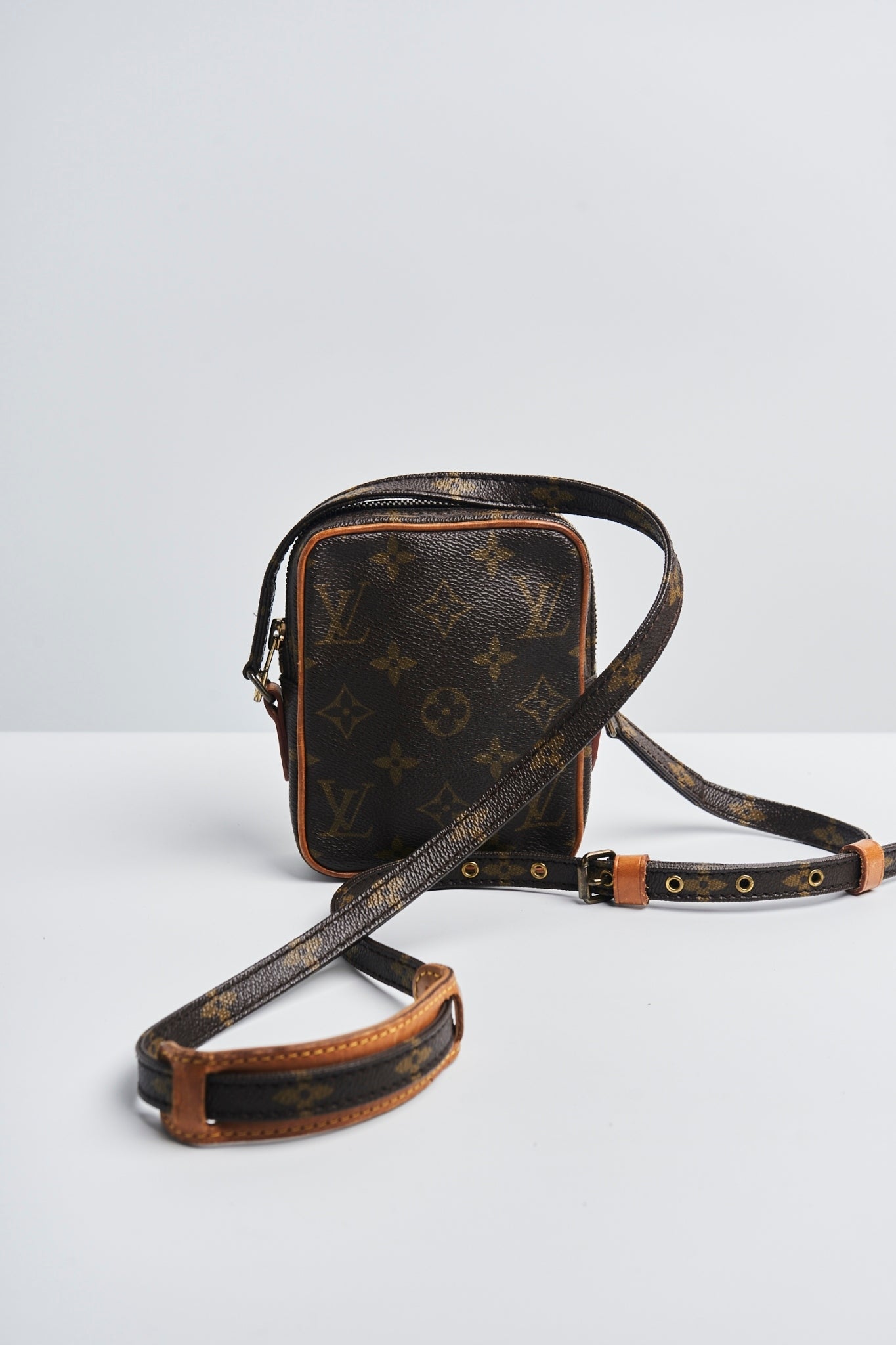 Louis vuitton amazon mini crossbody