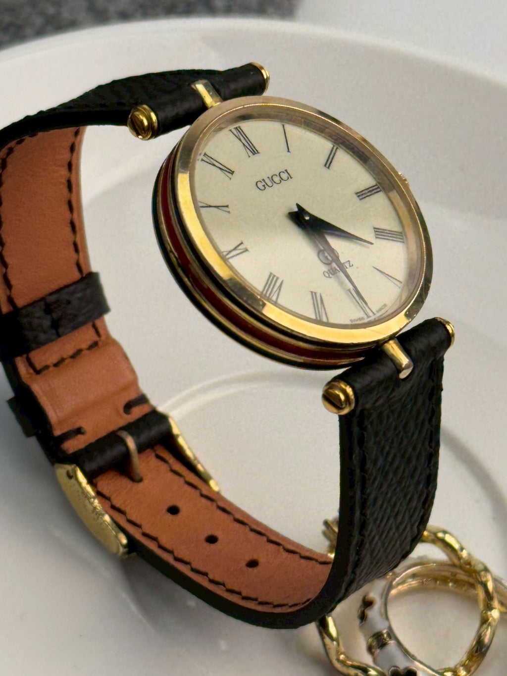 gucci 2000l cream boy watch