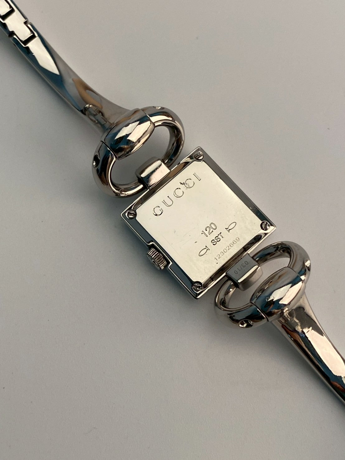 Gucci diamond logo dial