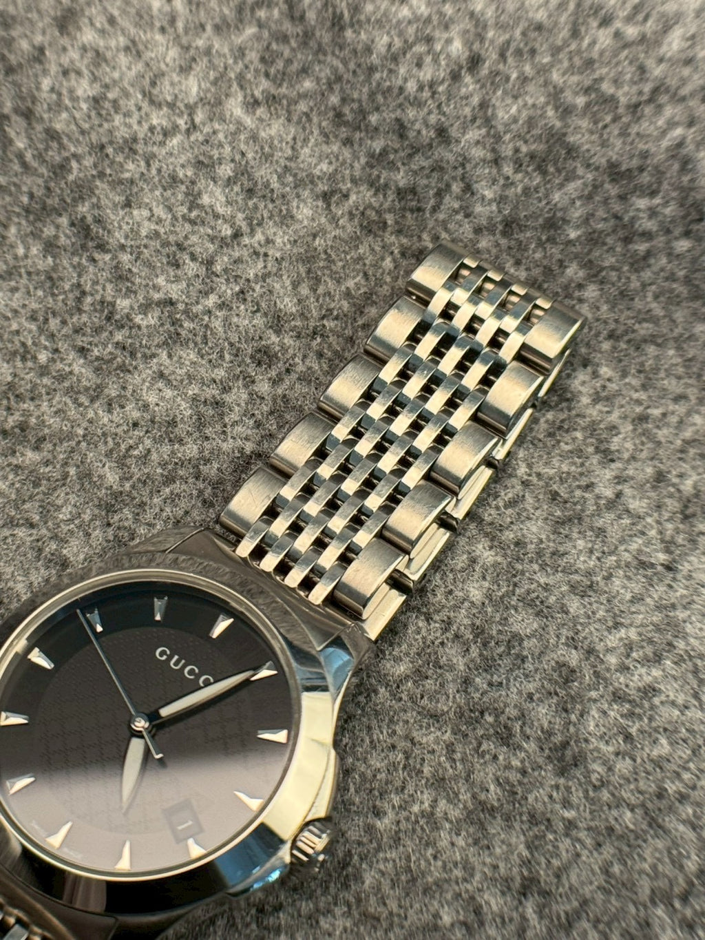 Gucci G-Timeless 126.5 c.7066