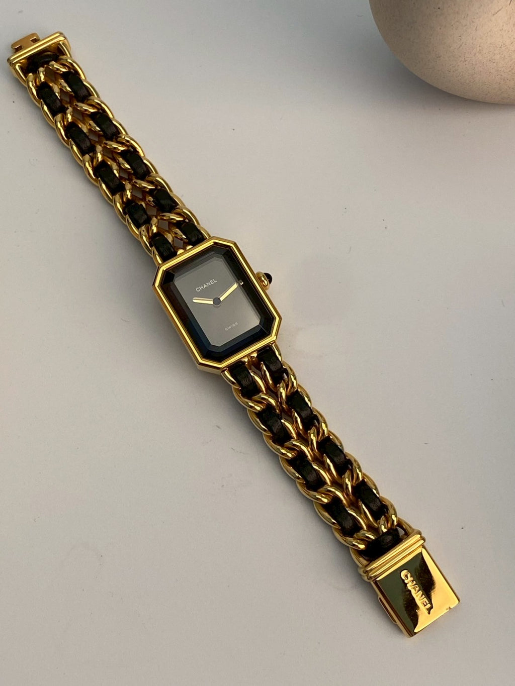 Chanel premiea size L to S size c.4413