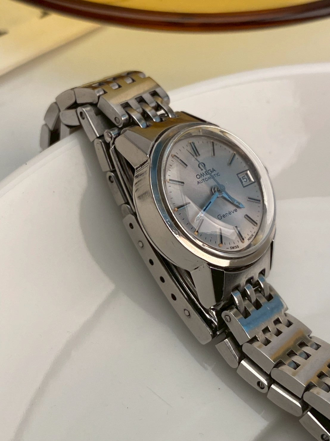 Omega geneve auto date
