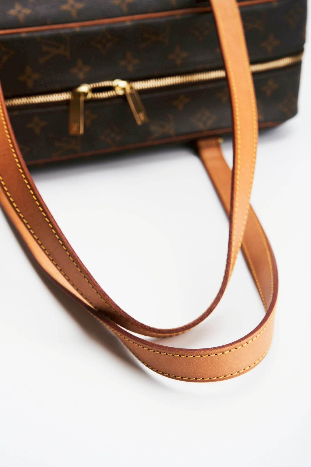 Louis vuitton  cite gm size