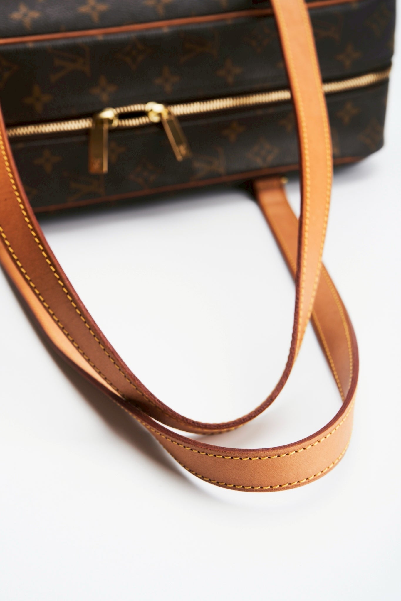 Louis vuitton  cite gm size