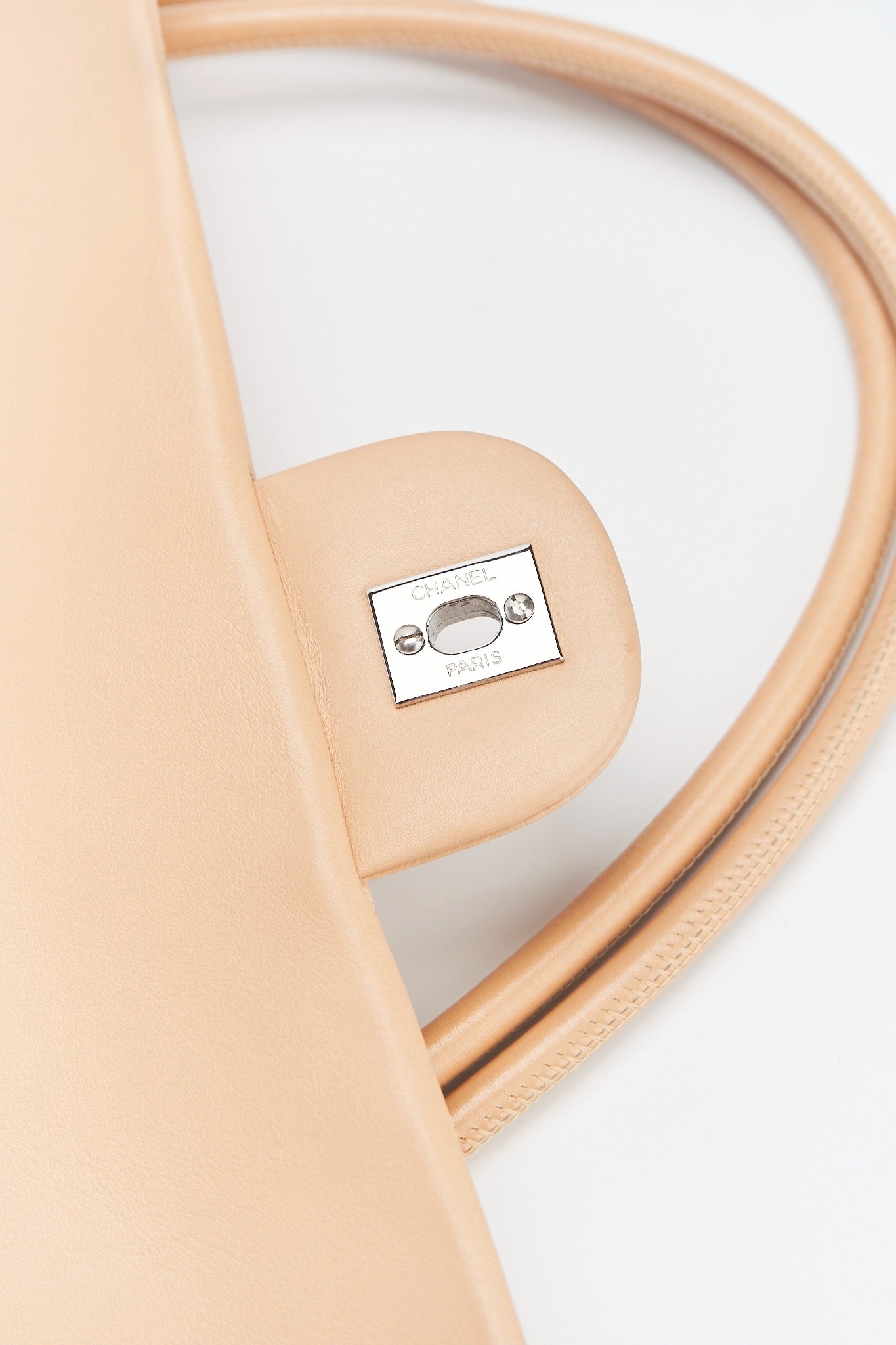 Chanel flab maxi clafskin leather