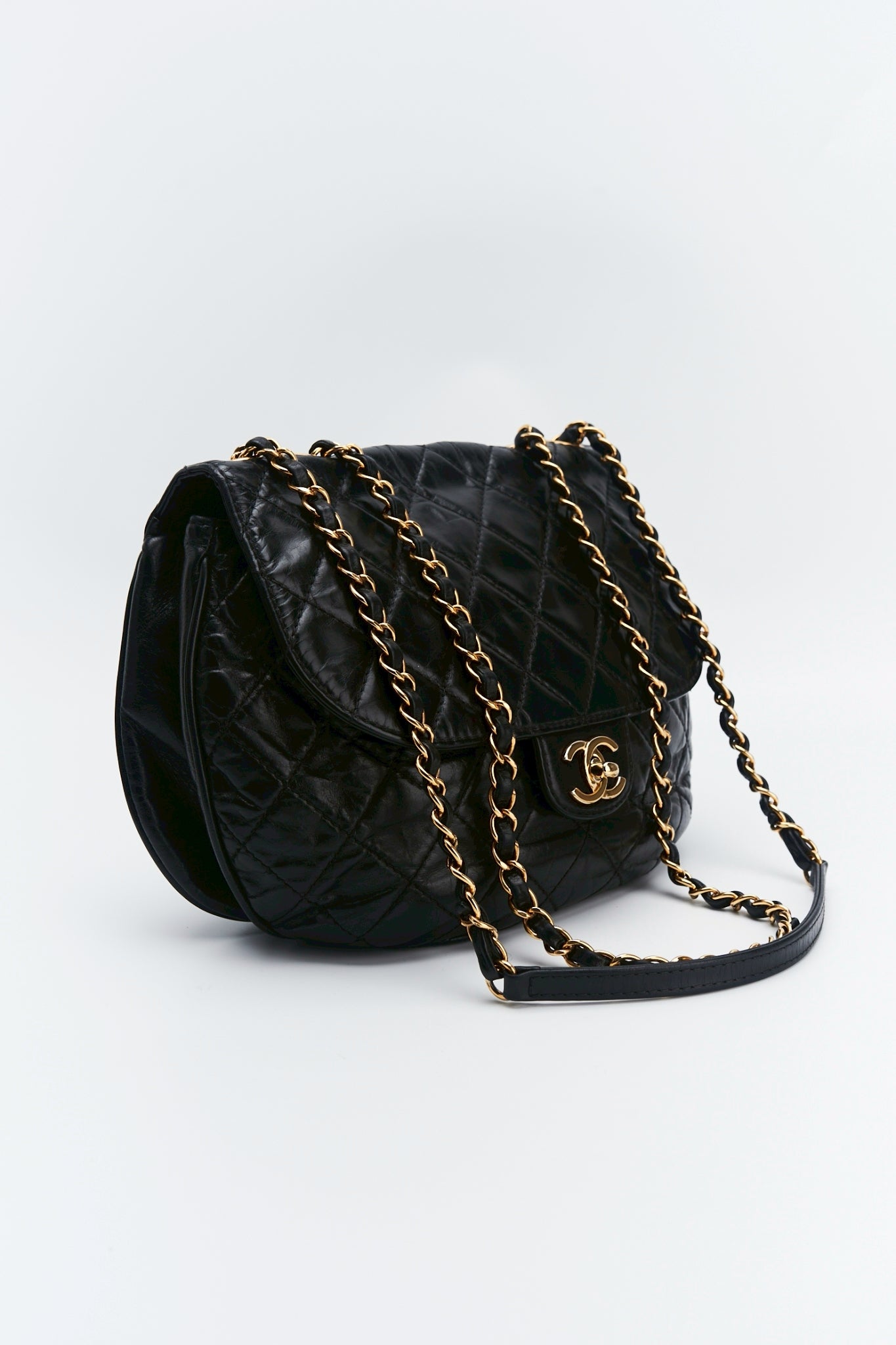 Chanel dubai messenger
