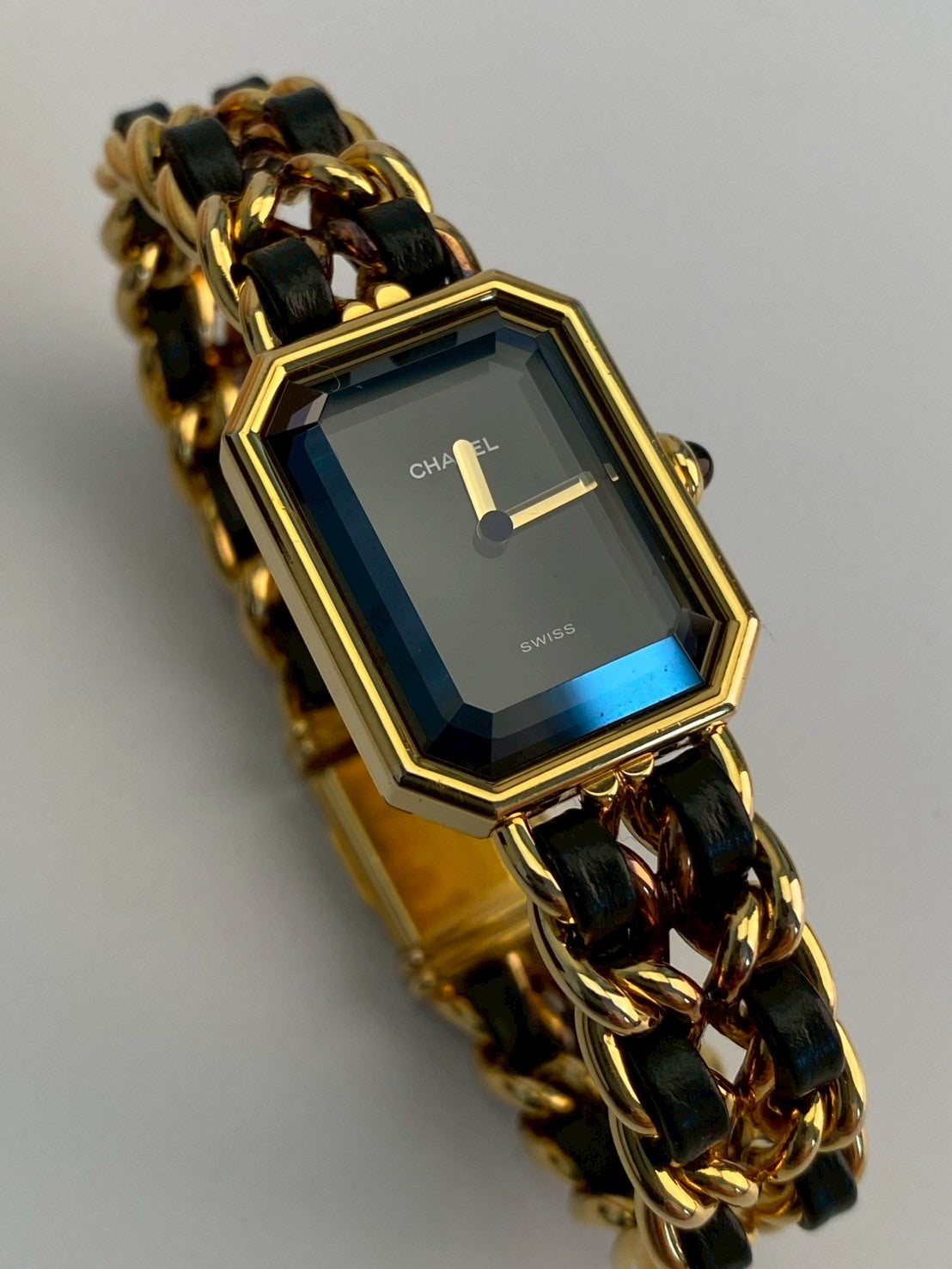 Chanel premiea size L c.5252