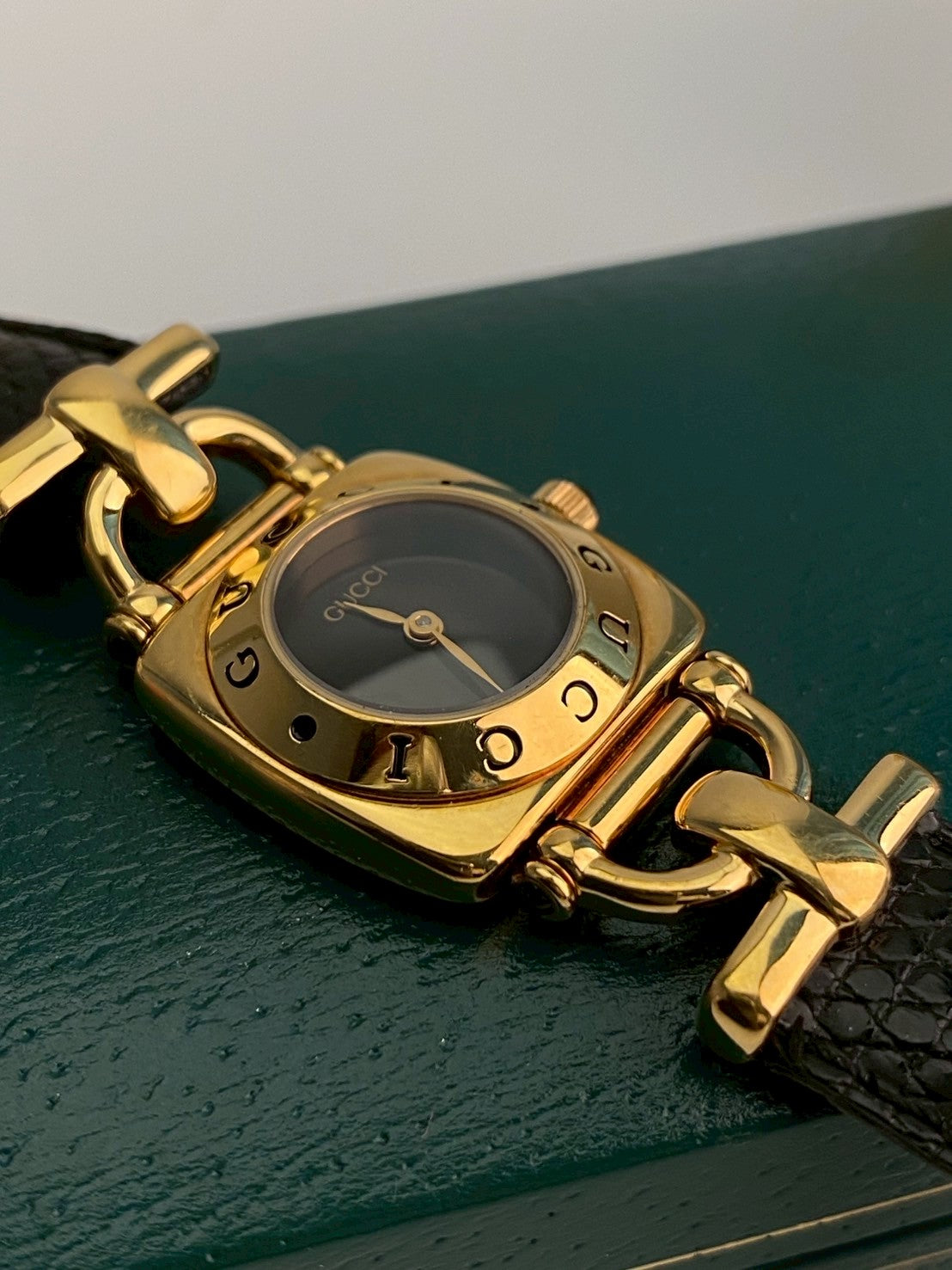 Gucci gold 6300L c.0835