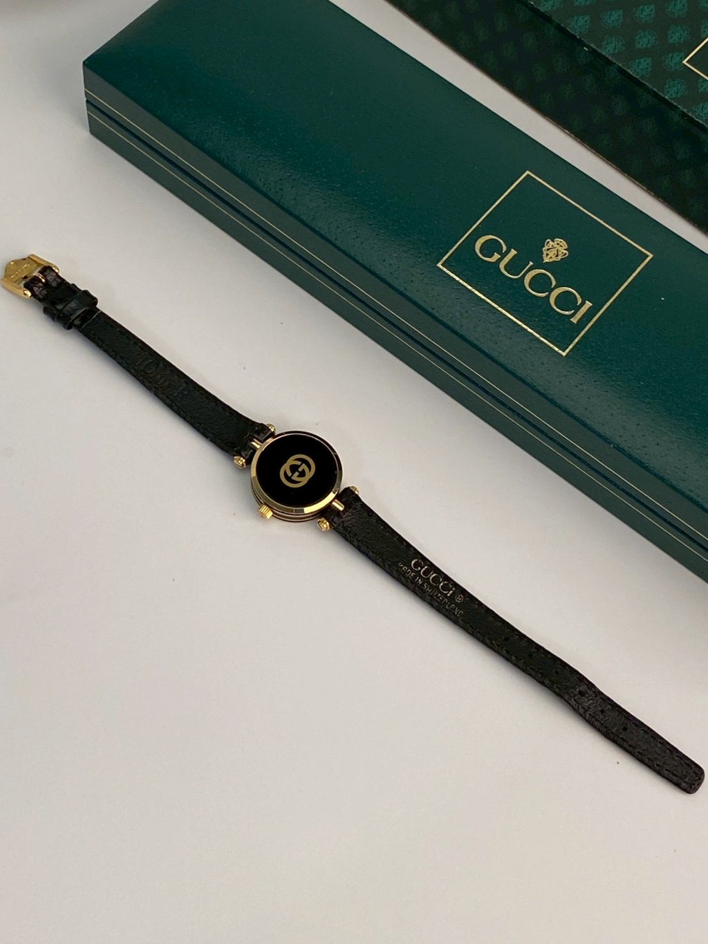 Gucci 2000m black watch
