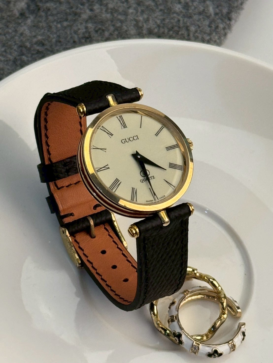 gucci 2000l cream boy watch